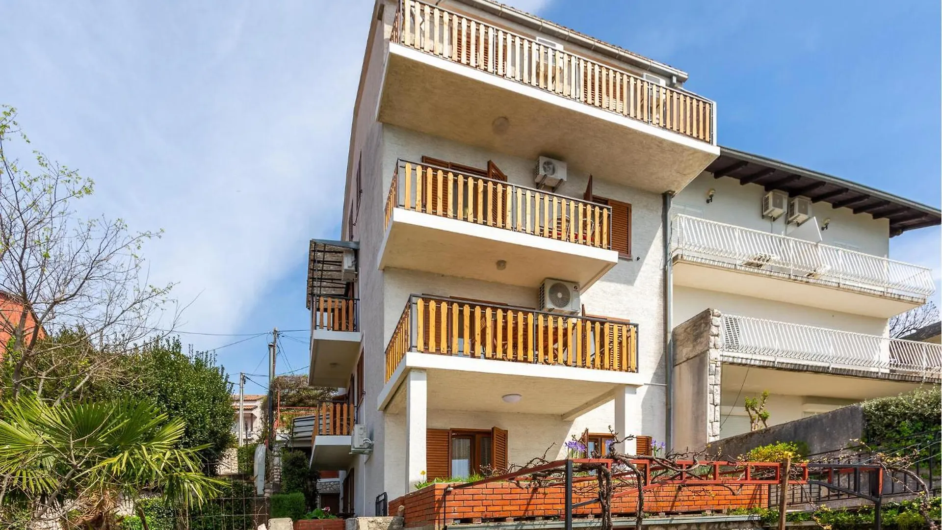 Gorgeous Apartment In Dramalj With Kitchen 0*,