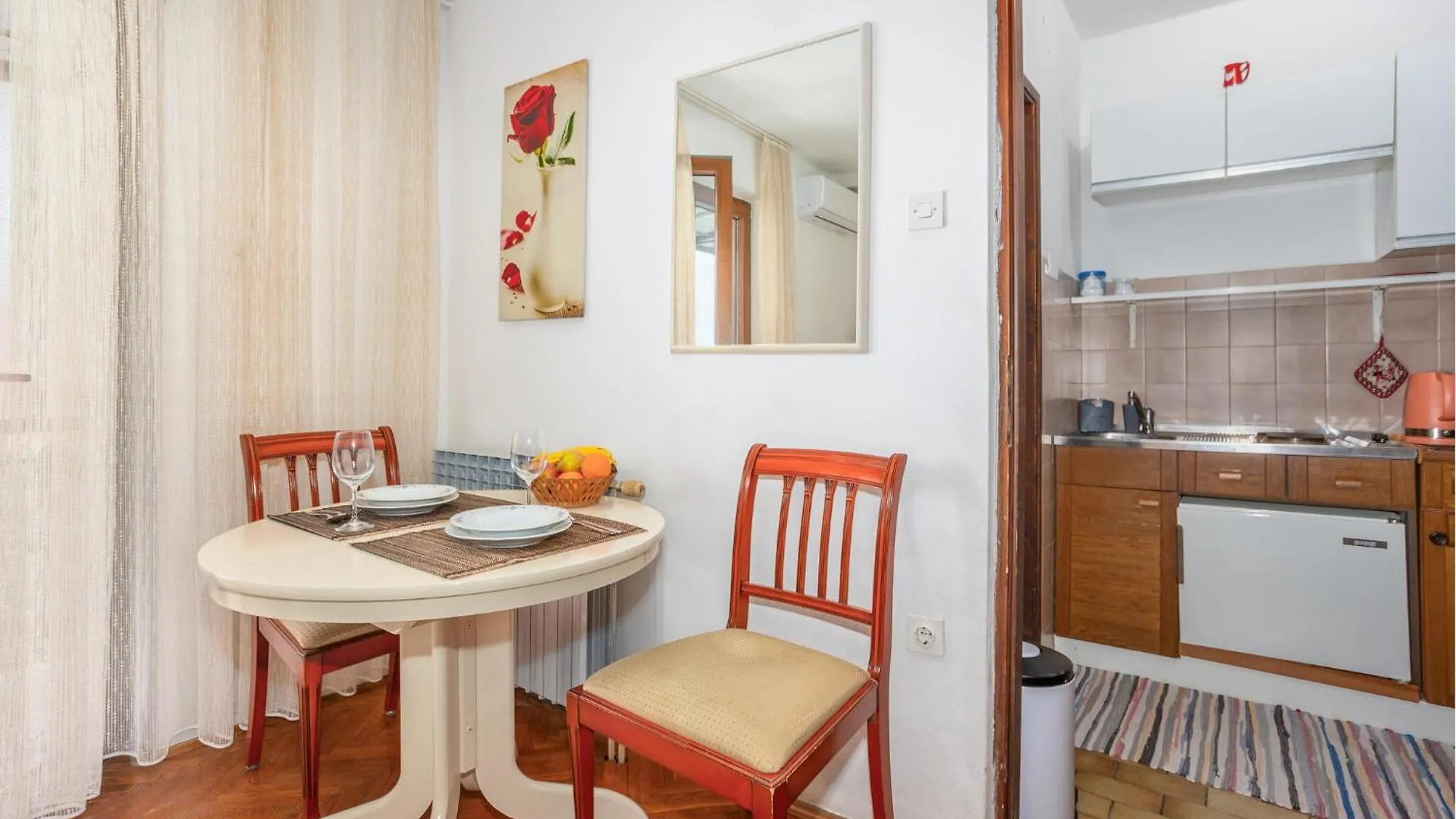 Gorgeous Apartment In Dramalj With Kitchen