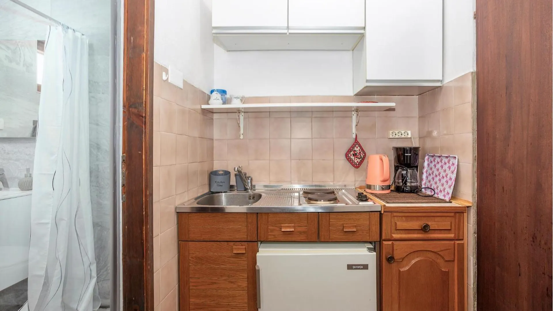Gorgeous Apartment In Dramalj With Kitchen